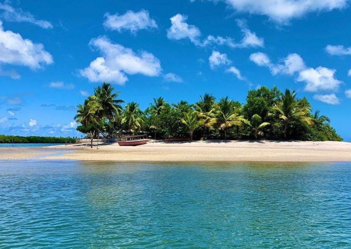 Passeio das Ilhas Tropicais na Baía de Camamu (saídas de Itacaré)